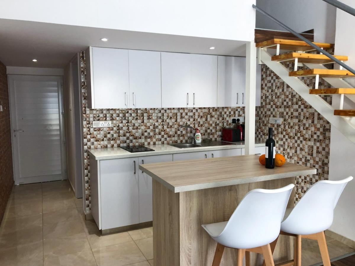 Cozy Loft Apartment ไอยานาปา ภายนอก รูปภาพ